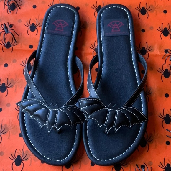 🦇 STRANGE CVLT BAT SANDALS 🦇 NWT 🦇 - Picture 8 of 16